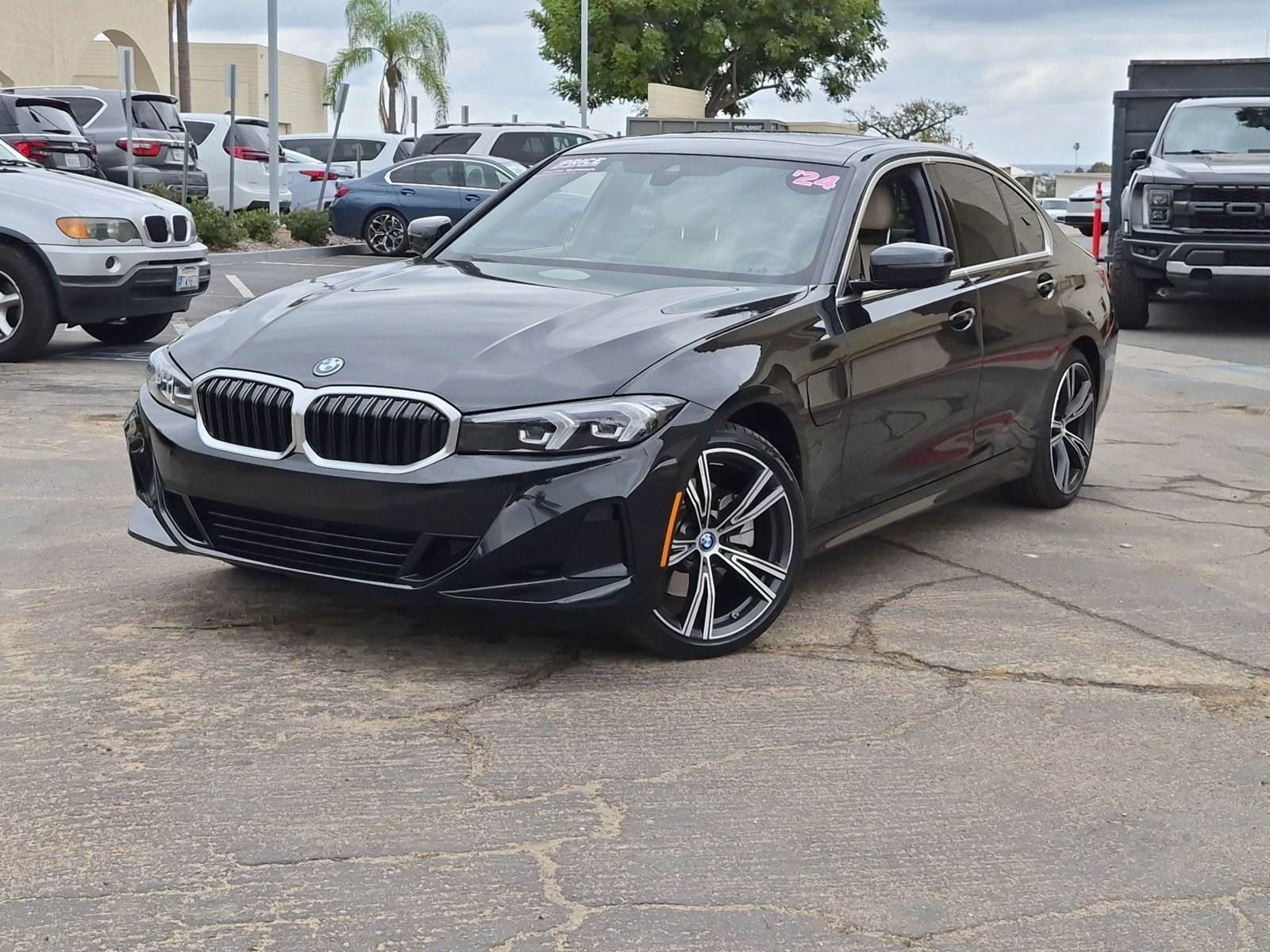  BMW 330e