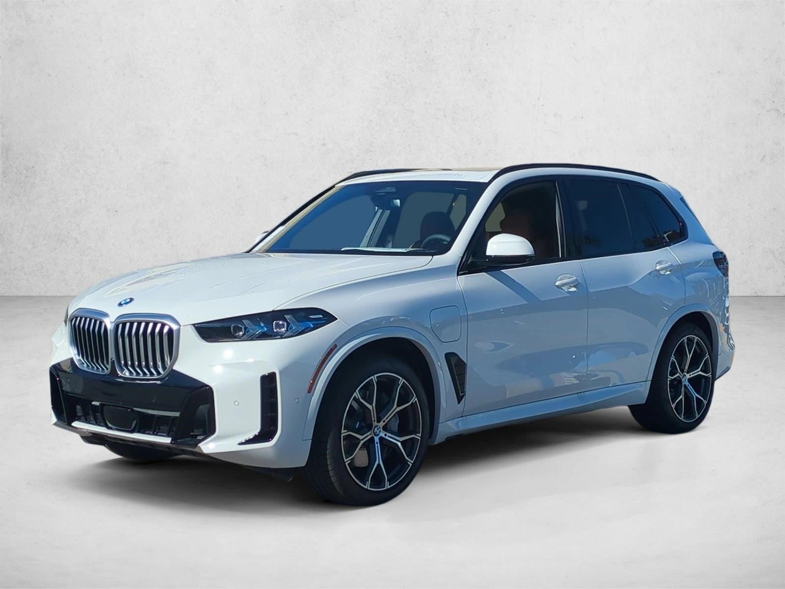 2026 BMW X5 50e's photo