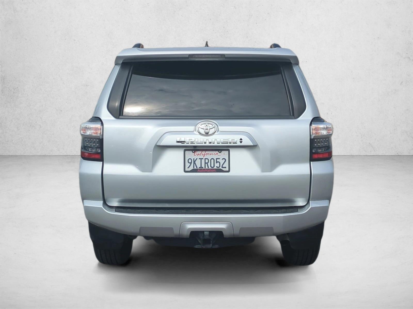 2022 Toyota 4Runner SR5 photo 3