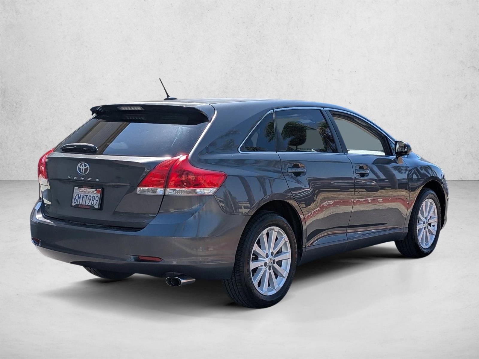 2010 Toyota Venza Base photo 4