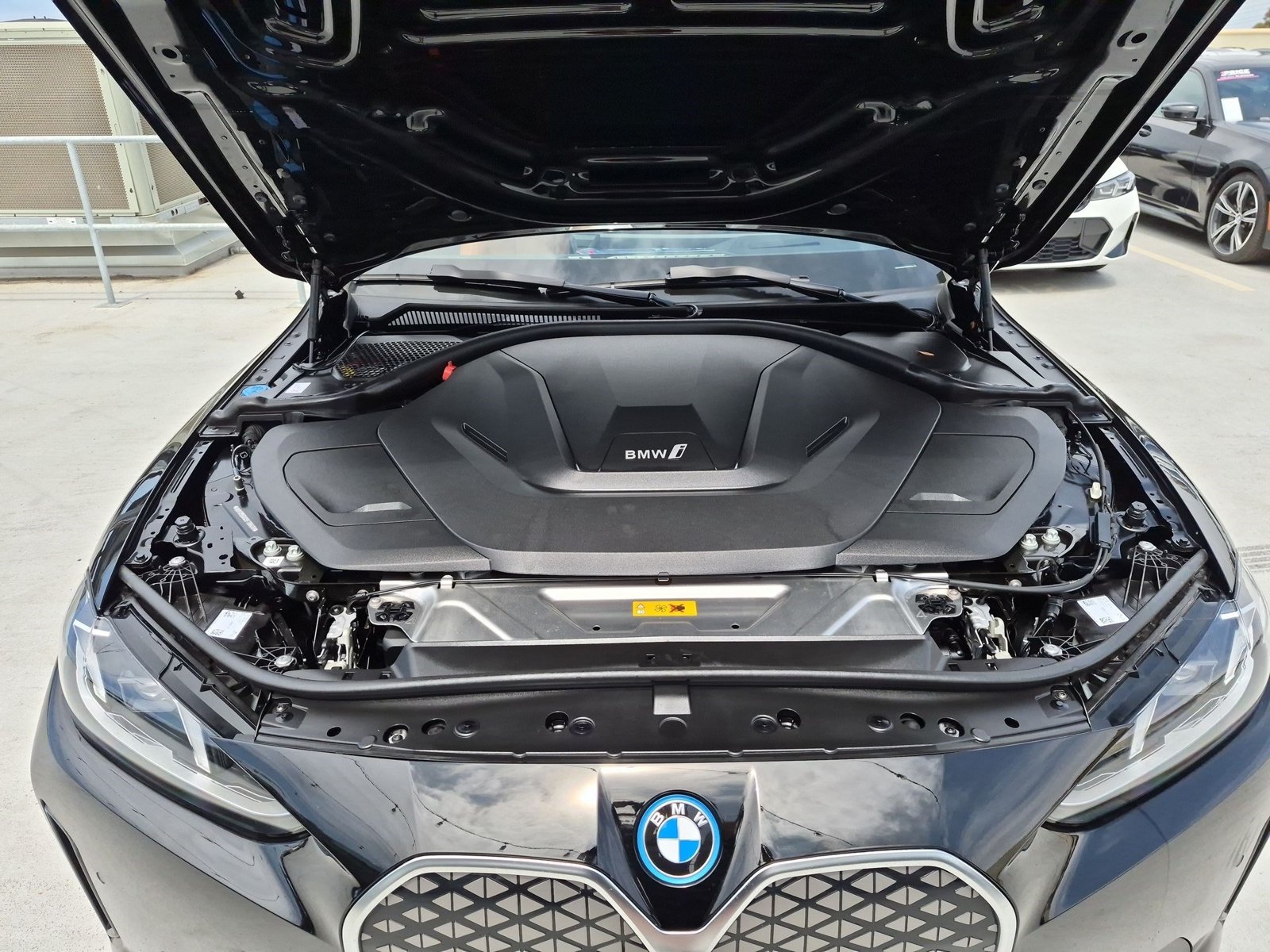 2025 BMW i4 24