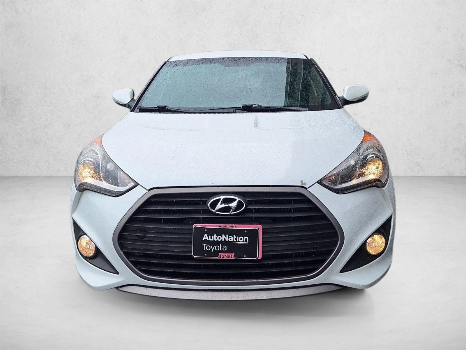 2016 Hyundai Veloster Turbo photo 2