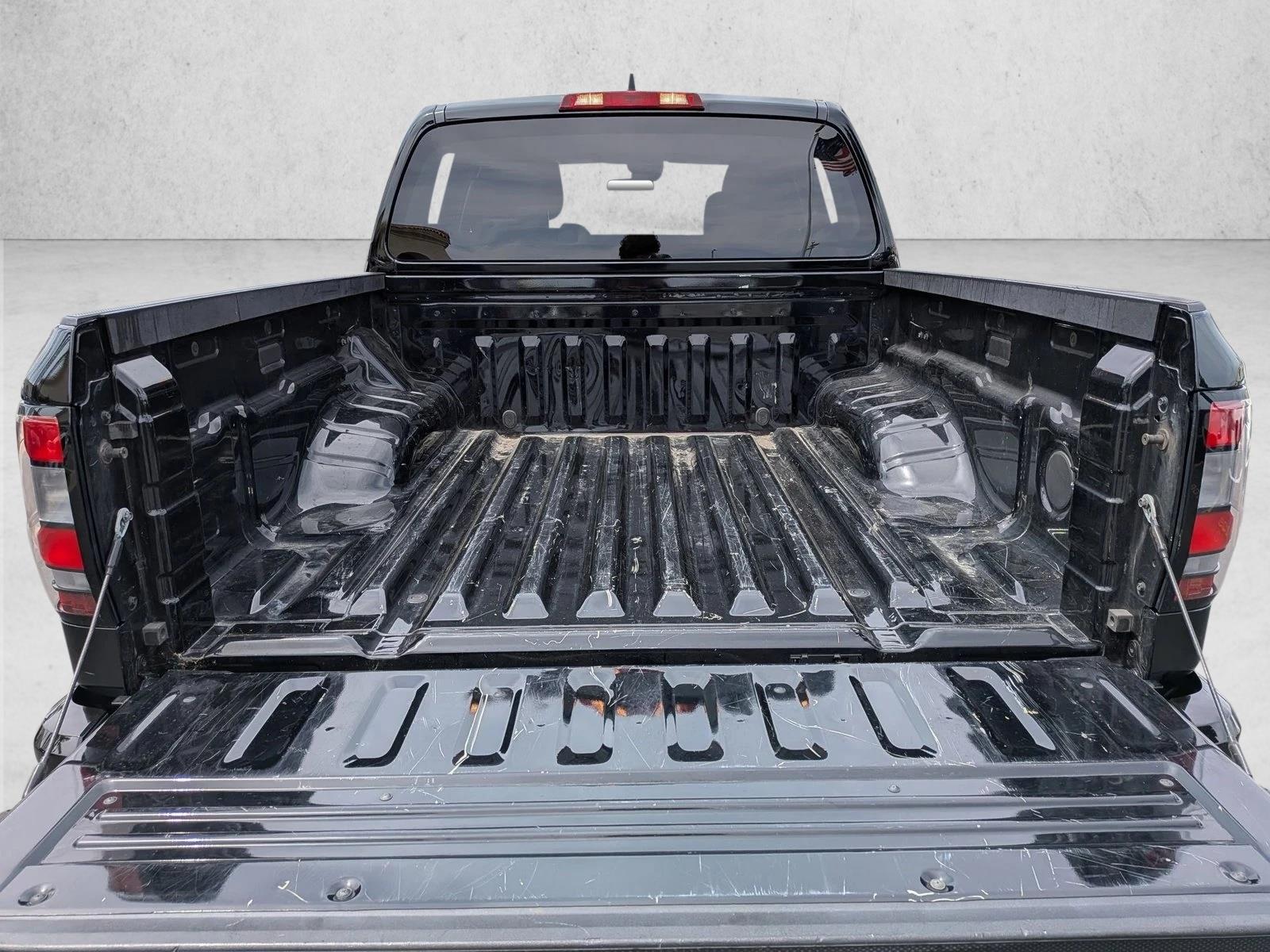 2024 Nissan Frontier photo 6