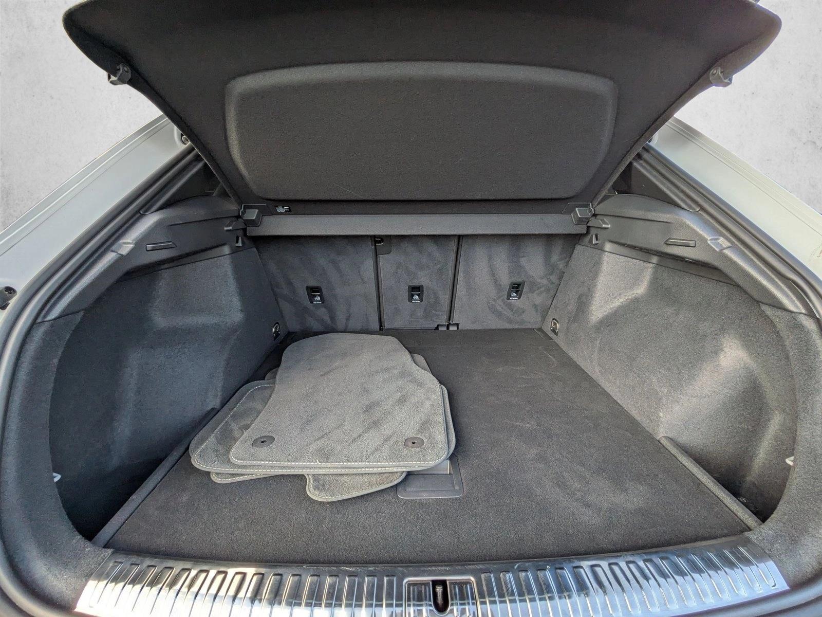 2023 Audi Q3 45 S line Premium photo 5