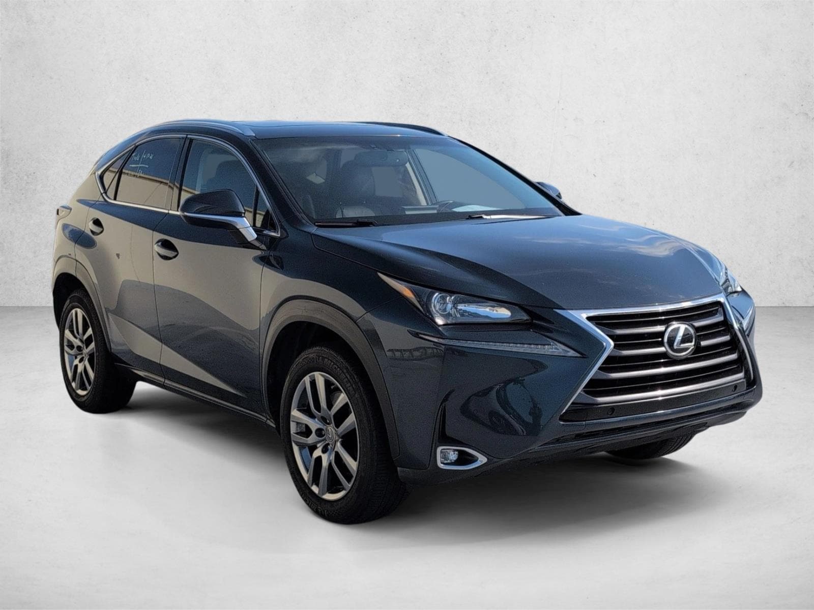 2015 LEXUS NX 200t photo 3