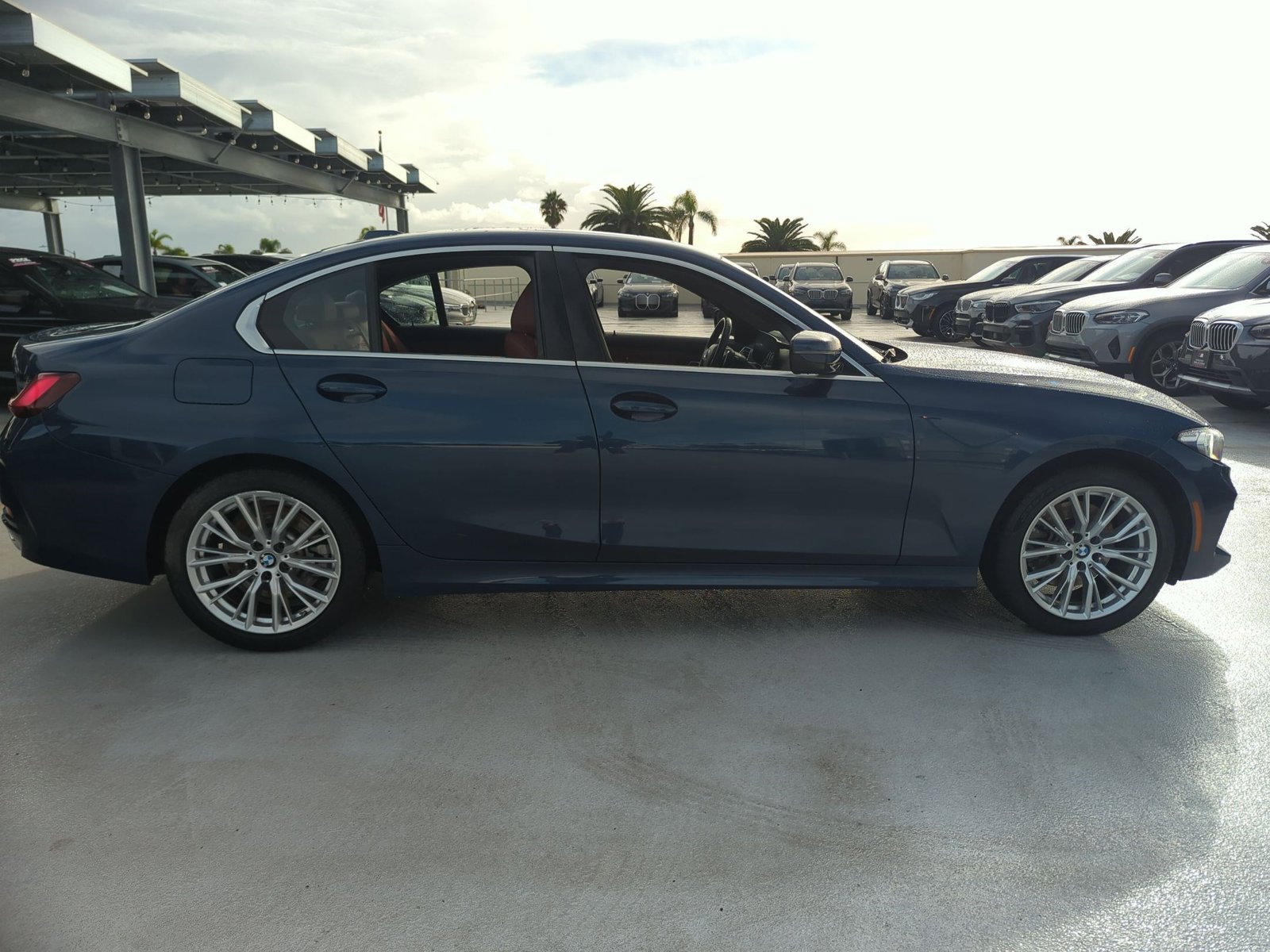 2024 Bmw 330i Sedan photo 2