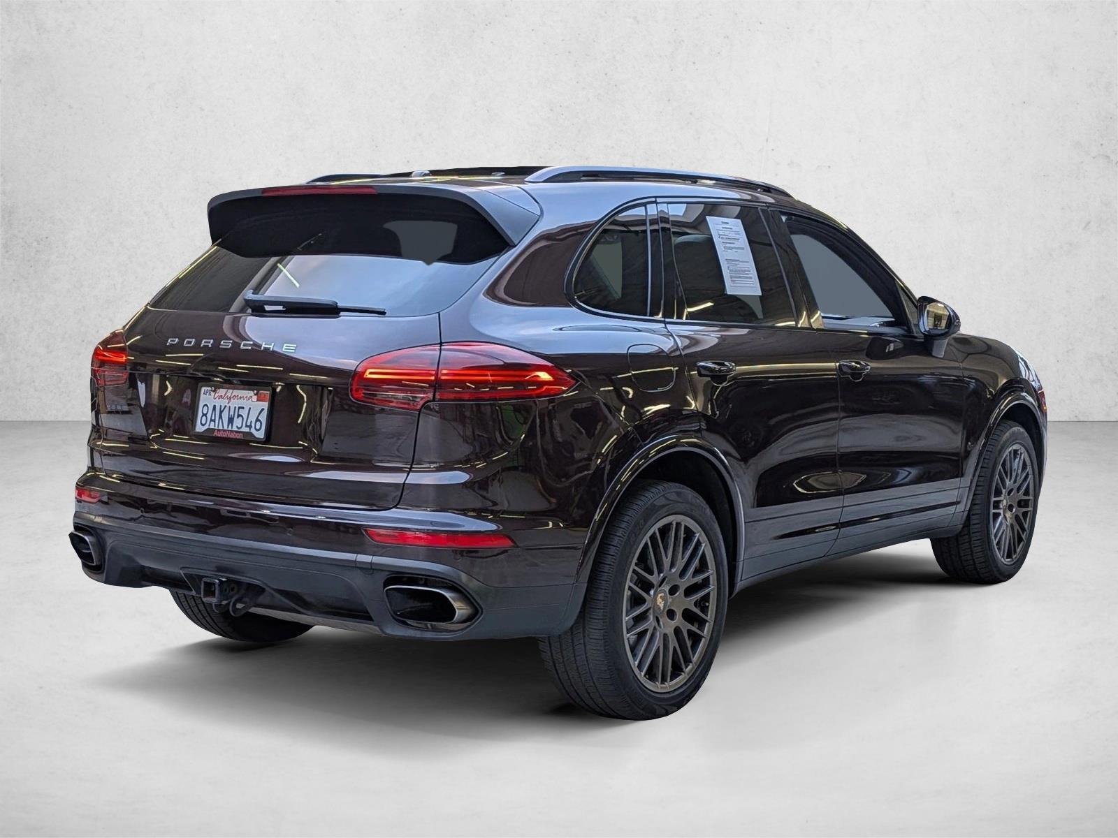 2017 Porsche Cayenne photo 4
