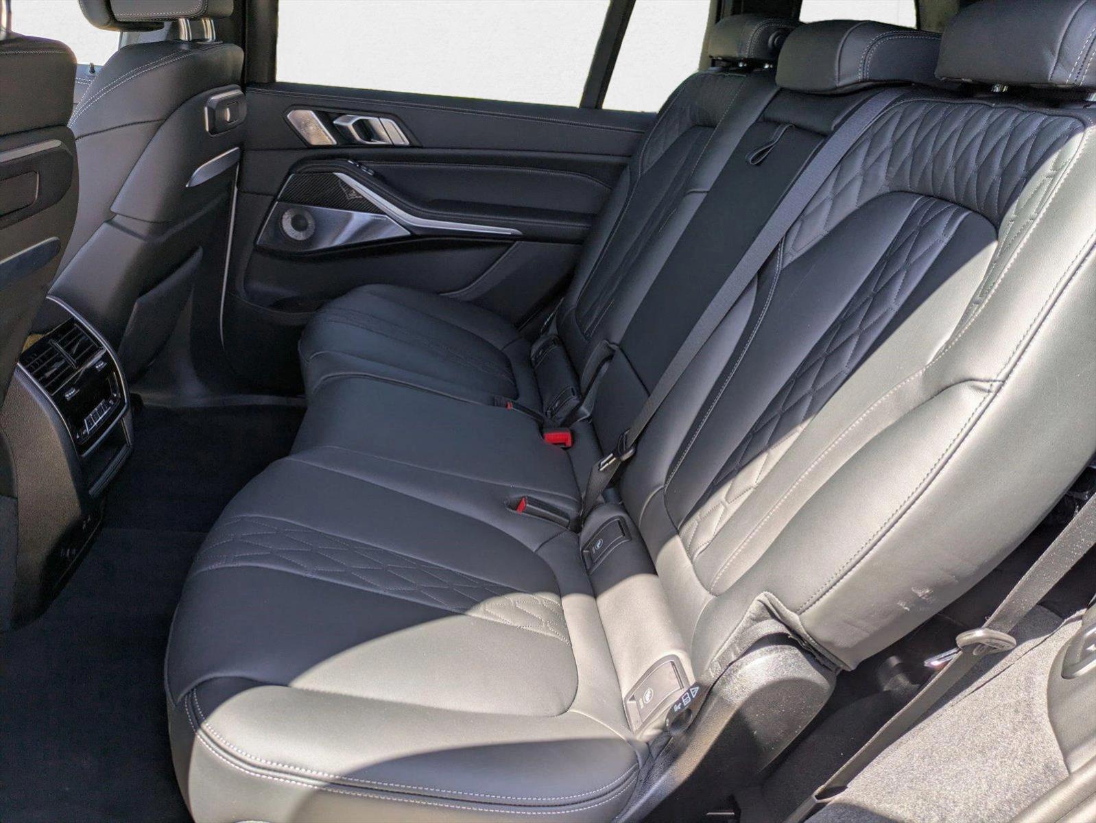 2025 BMW X7 ALPINA XB7 - Photo 16