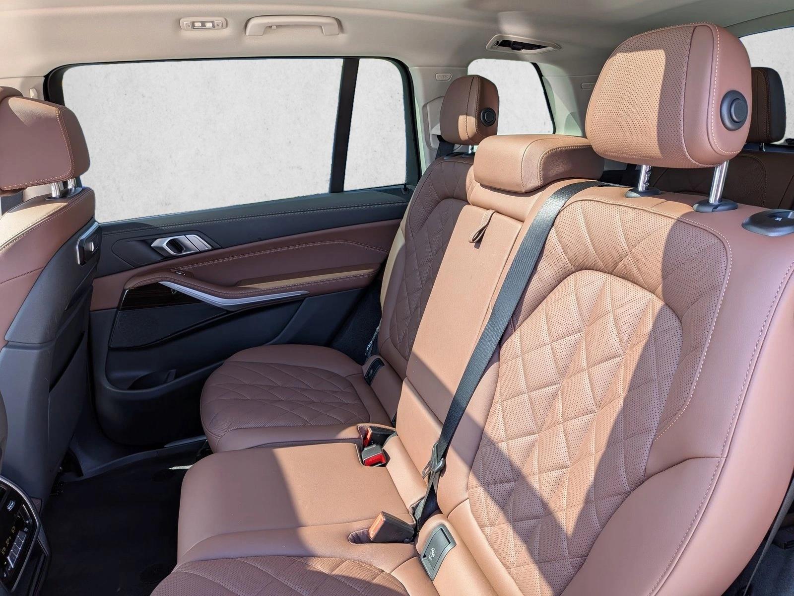2025 BMW X7 40i - Photo 19