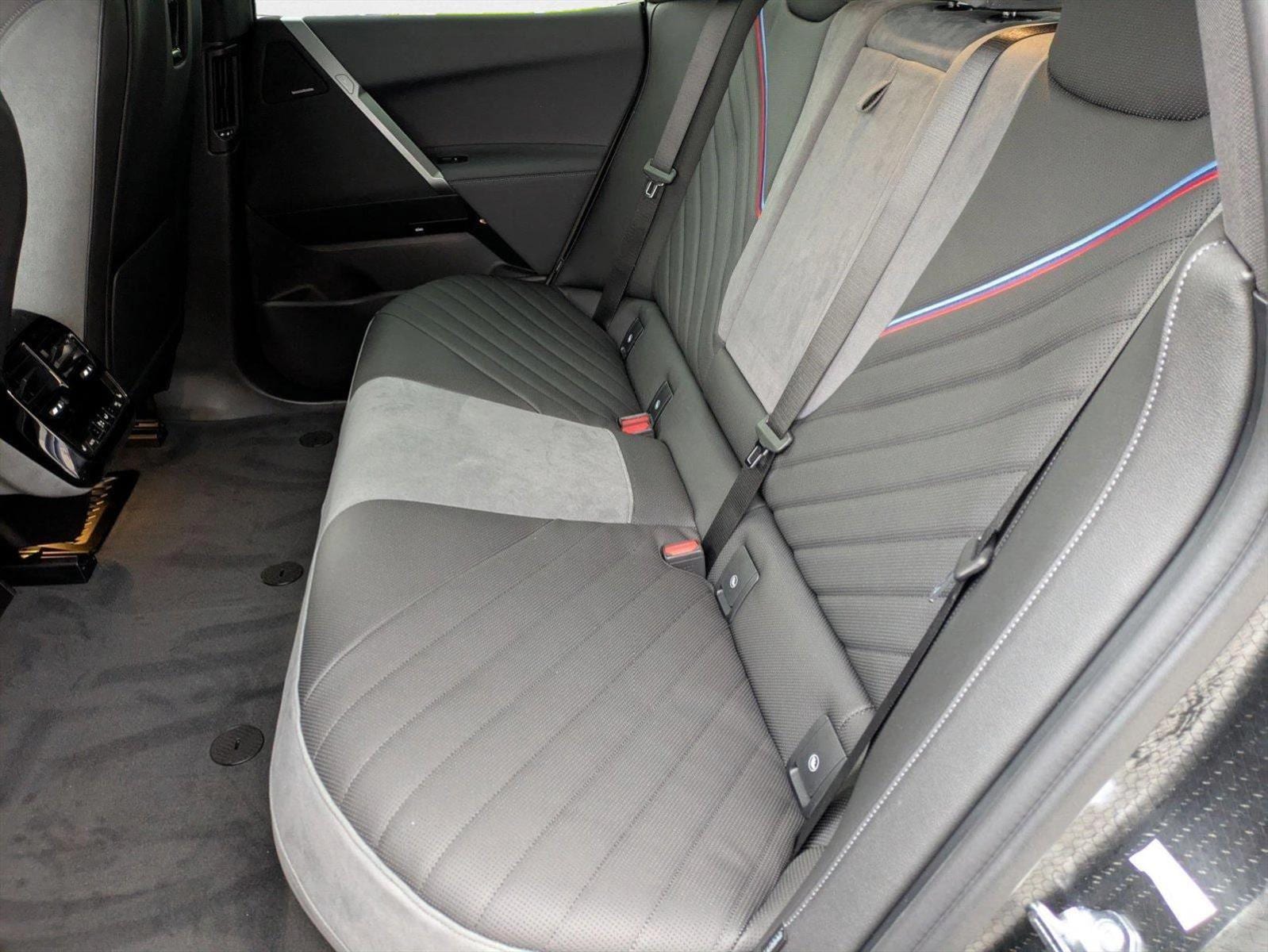 2026 BMW iX 60 - Photo 16