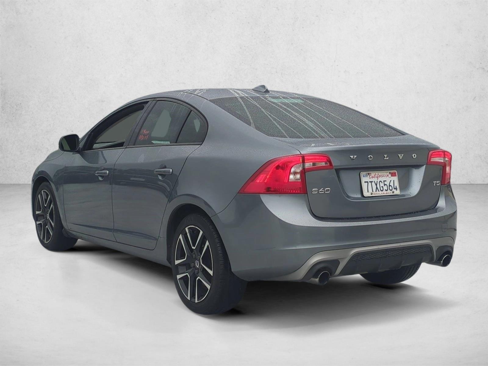 2017 Volvo S60 T5 Dynamic photo 3