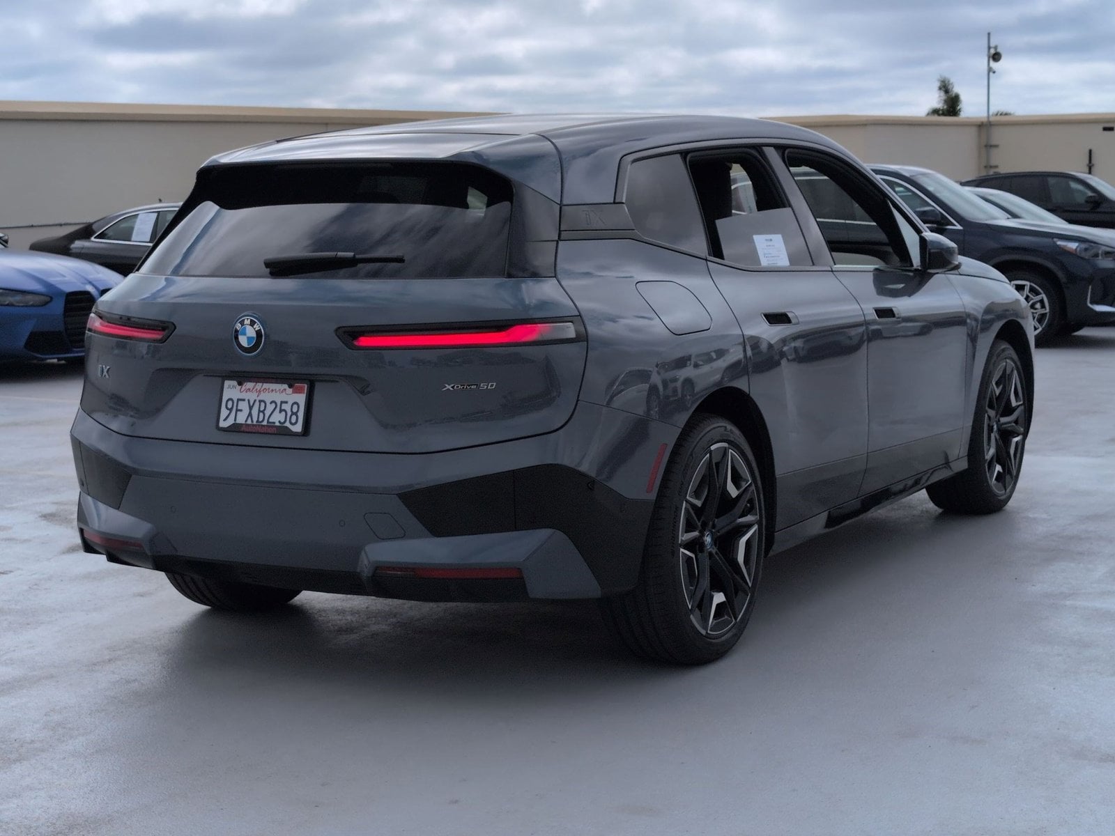 2024 BMW iX xDrive50 photo 4