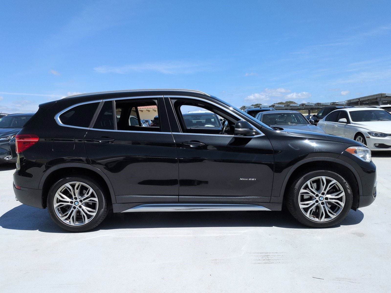 2016 BMW X1 xDrive28i photo 4