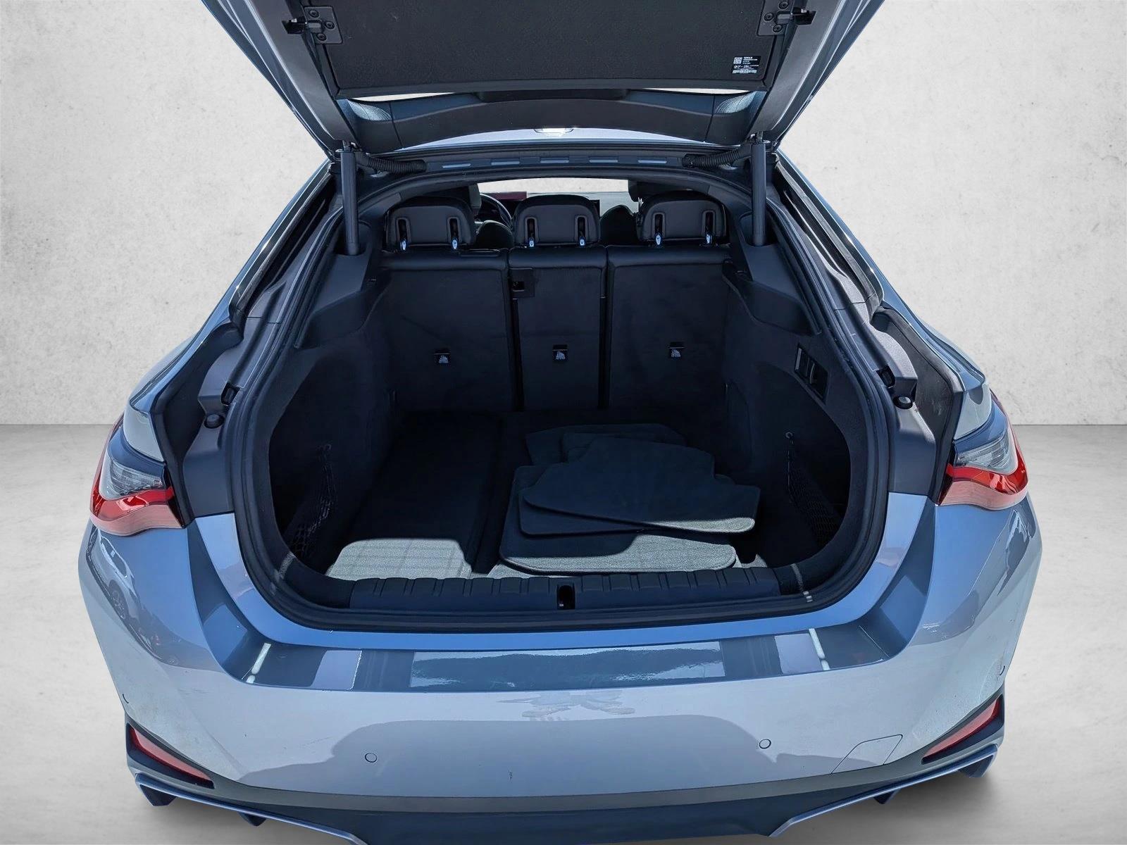 2023 BMW i4 eDrive35 photo 4