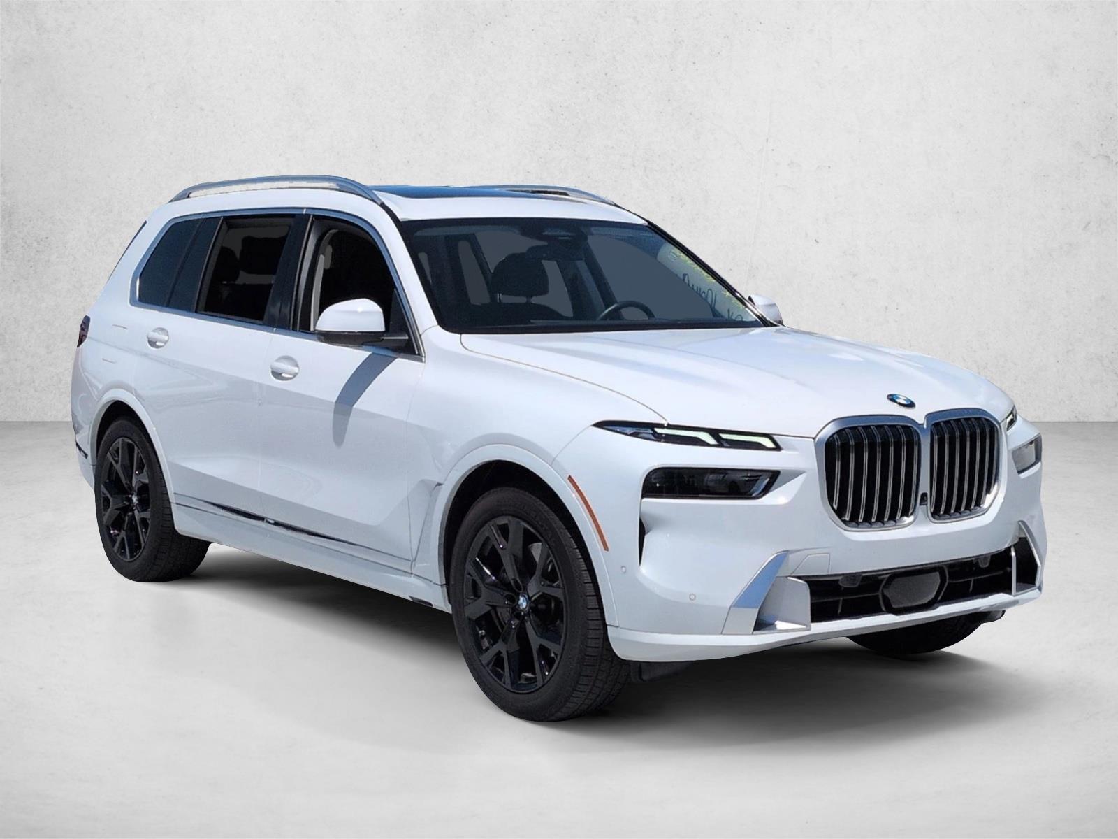 2025 BMW X7 xDrive40i photo 3