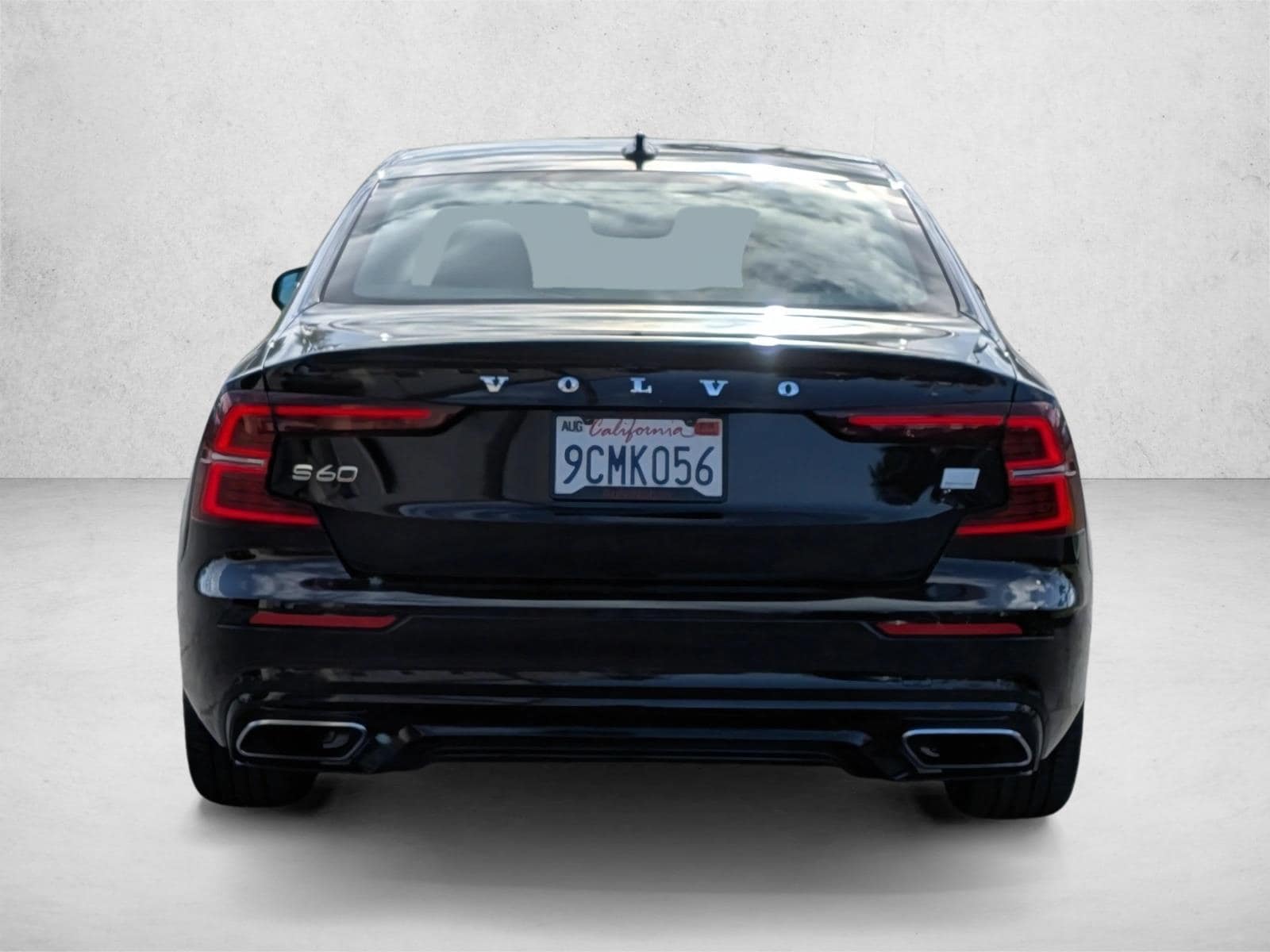 2022 Volvo S60 Recharge Plug-In Hybrid T8 R-Design Extended Range photo 6