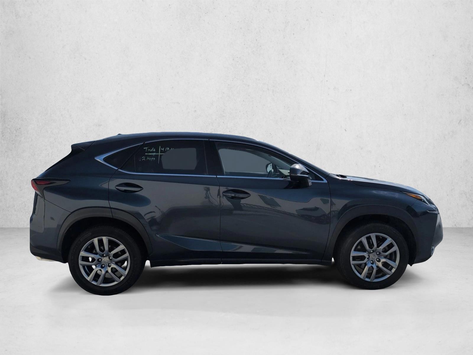 2015 LEXUS NX 200t photo 4