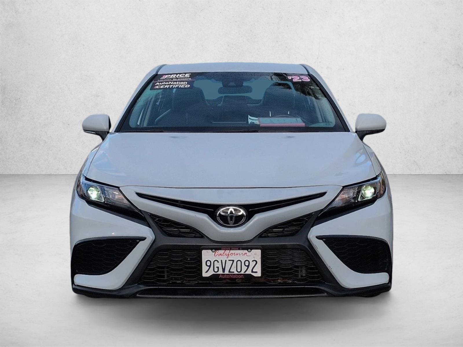 2023 Toyota Camry SE photo 2
