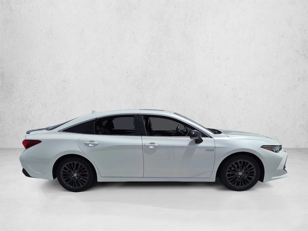Used 2021 Toyota Avalon Hybrid XSE Sedan