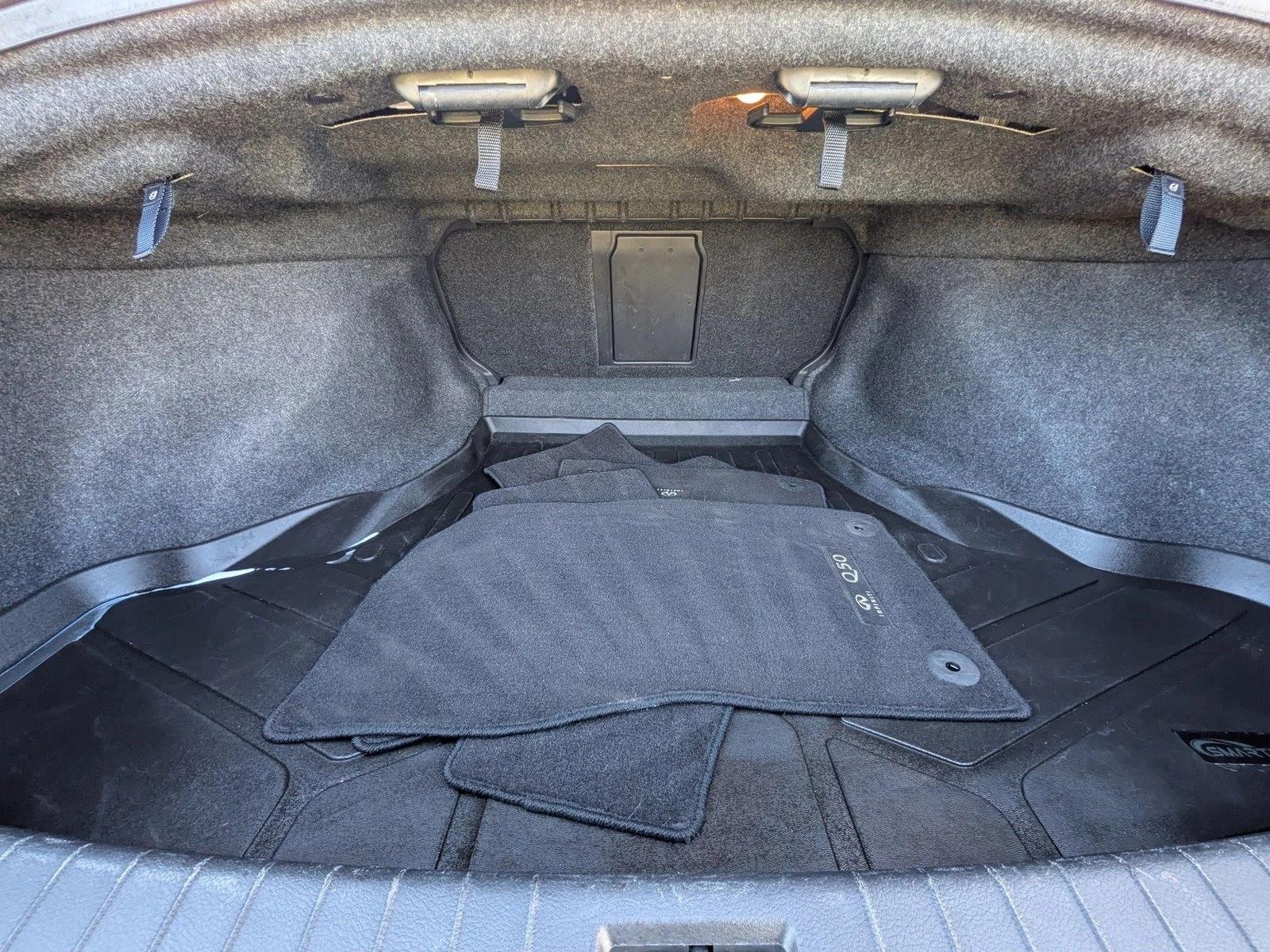 2022 INFINITI Q50 LUXE photo 6