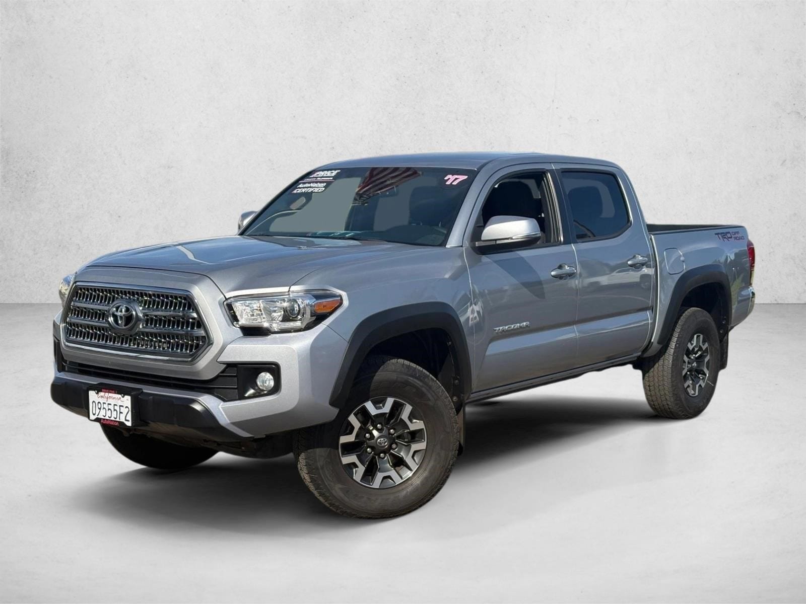 2017 Toyota Tacoma SR5 V6 photo 1