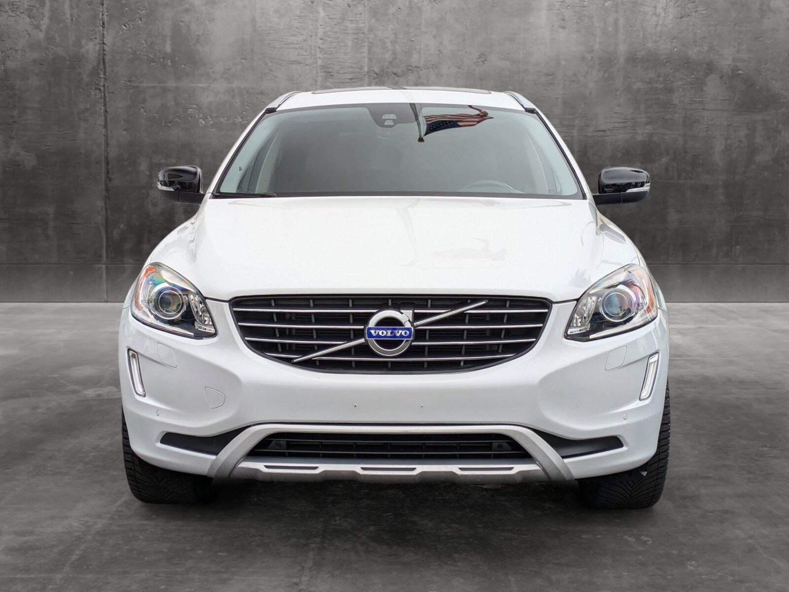 Used 2017 Volvo XC60 T5 Dynamic with VIN YV440MDR3H2158797 for sale in Carlsbad, CA