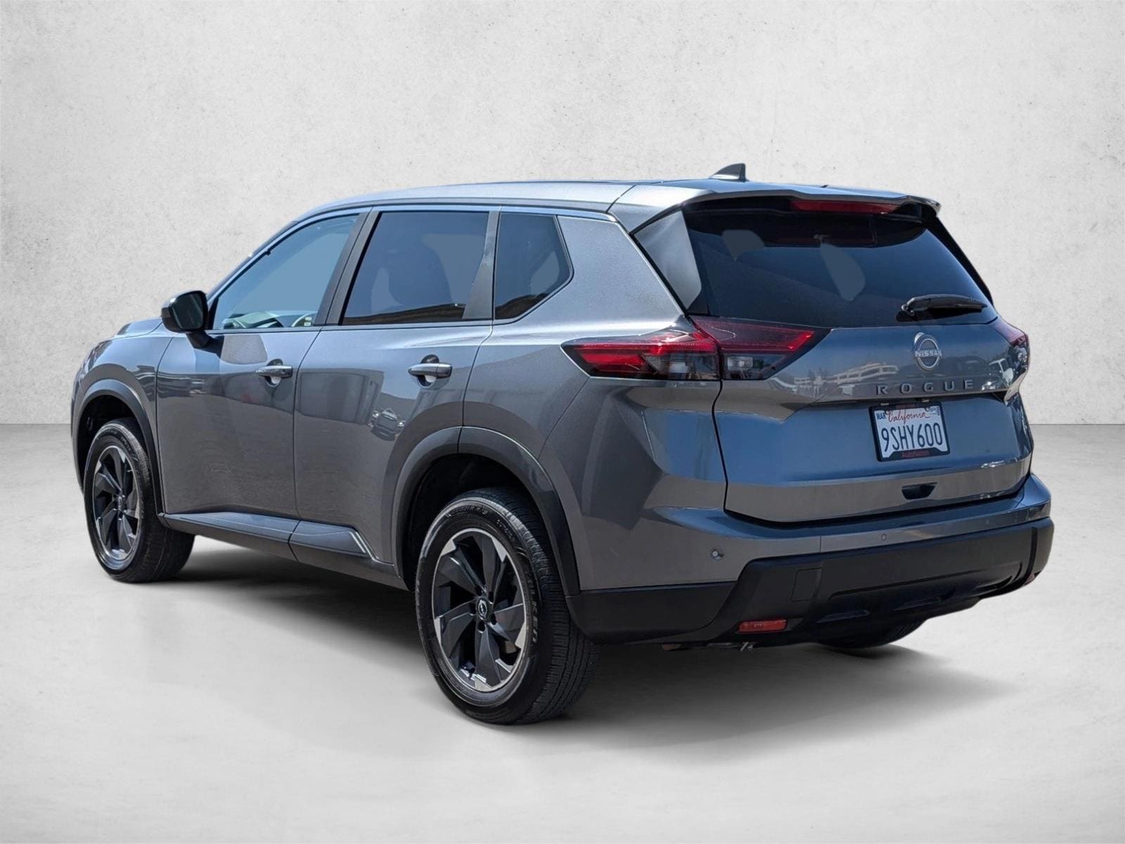 2025 Nissan Rogue SV photo 3