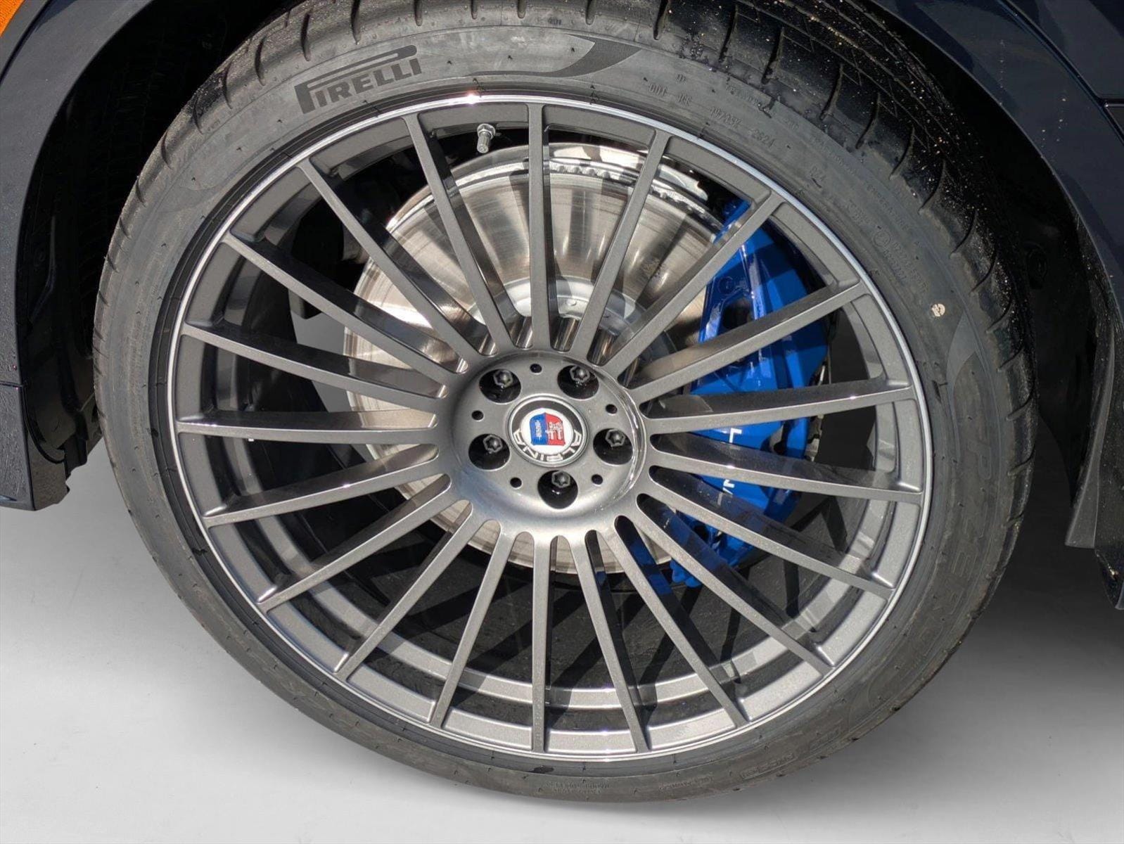 2025 BMW X7 ALPINA XB7 - Photo 10