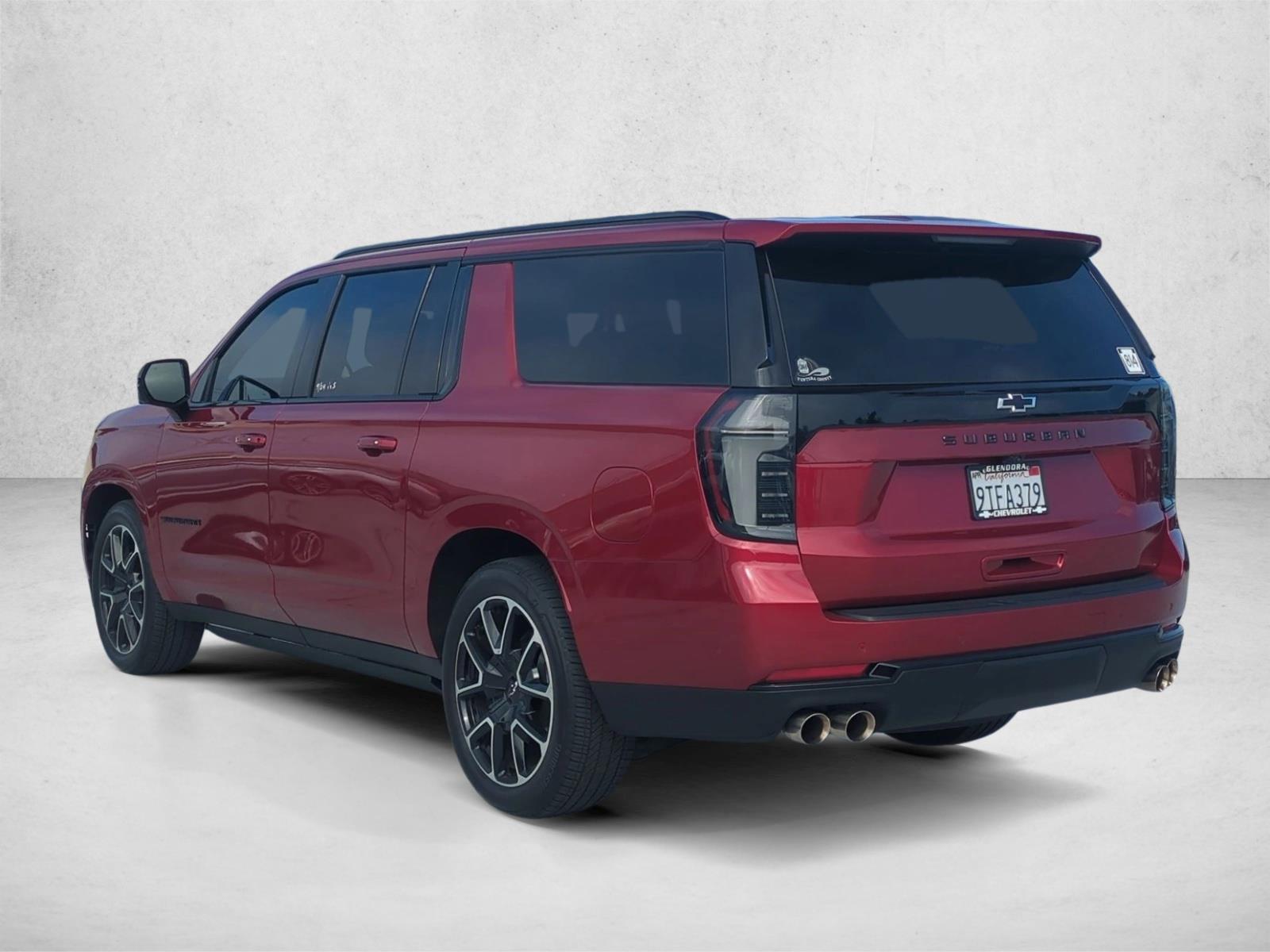 2025 Chevrolet Suburban RST photo 3