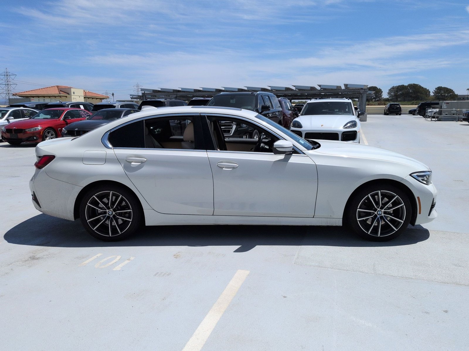 2019 BMW 330i photo 4