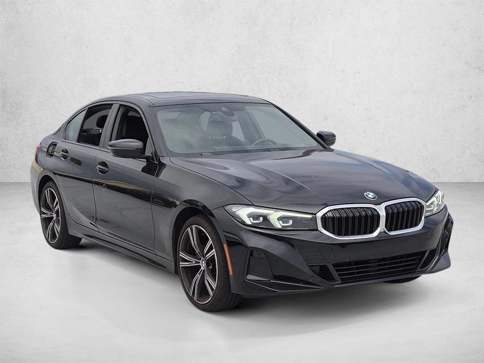 2023 BMW 3 Series 330i - Photo 3