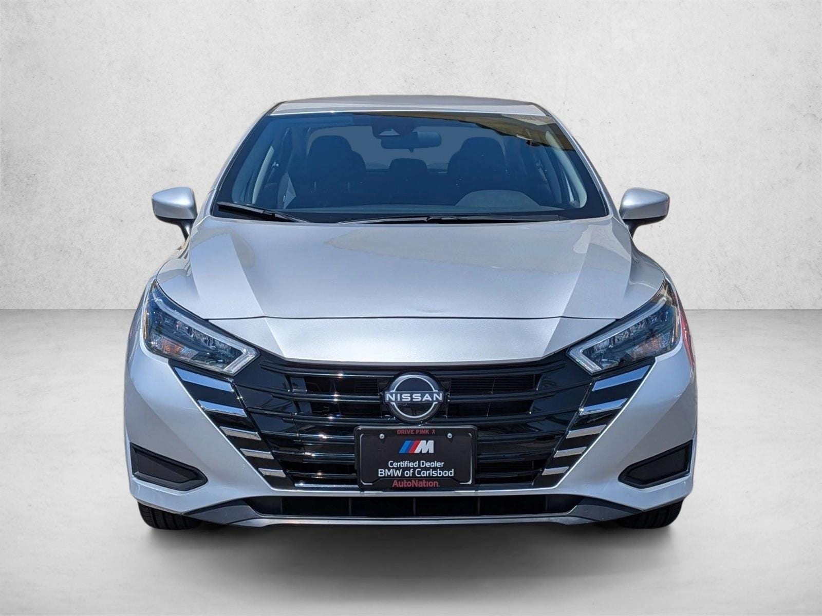 2025 Nissan Versa 1.6 SV photo 2