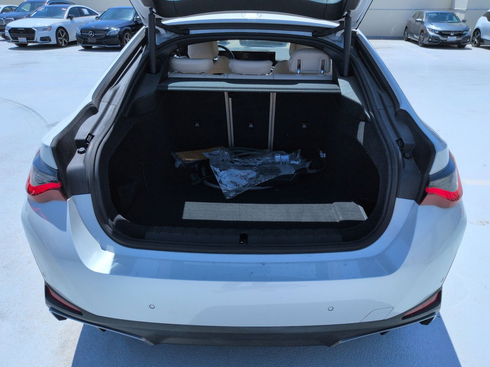 2023 BMW i4 eDrive35 photo 6