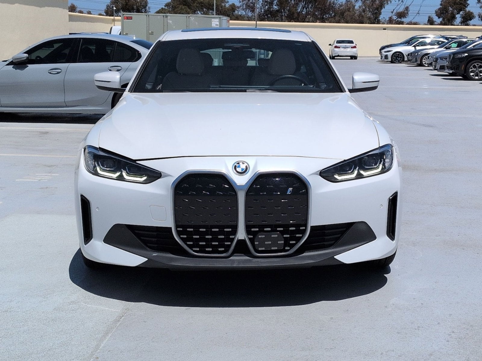 2023 BMW i4 eDrive35 photo 2