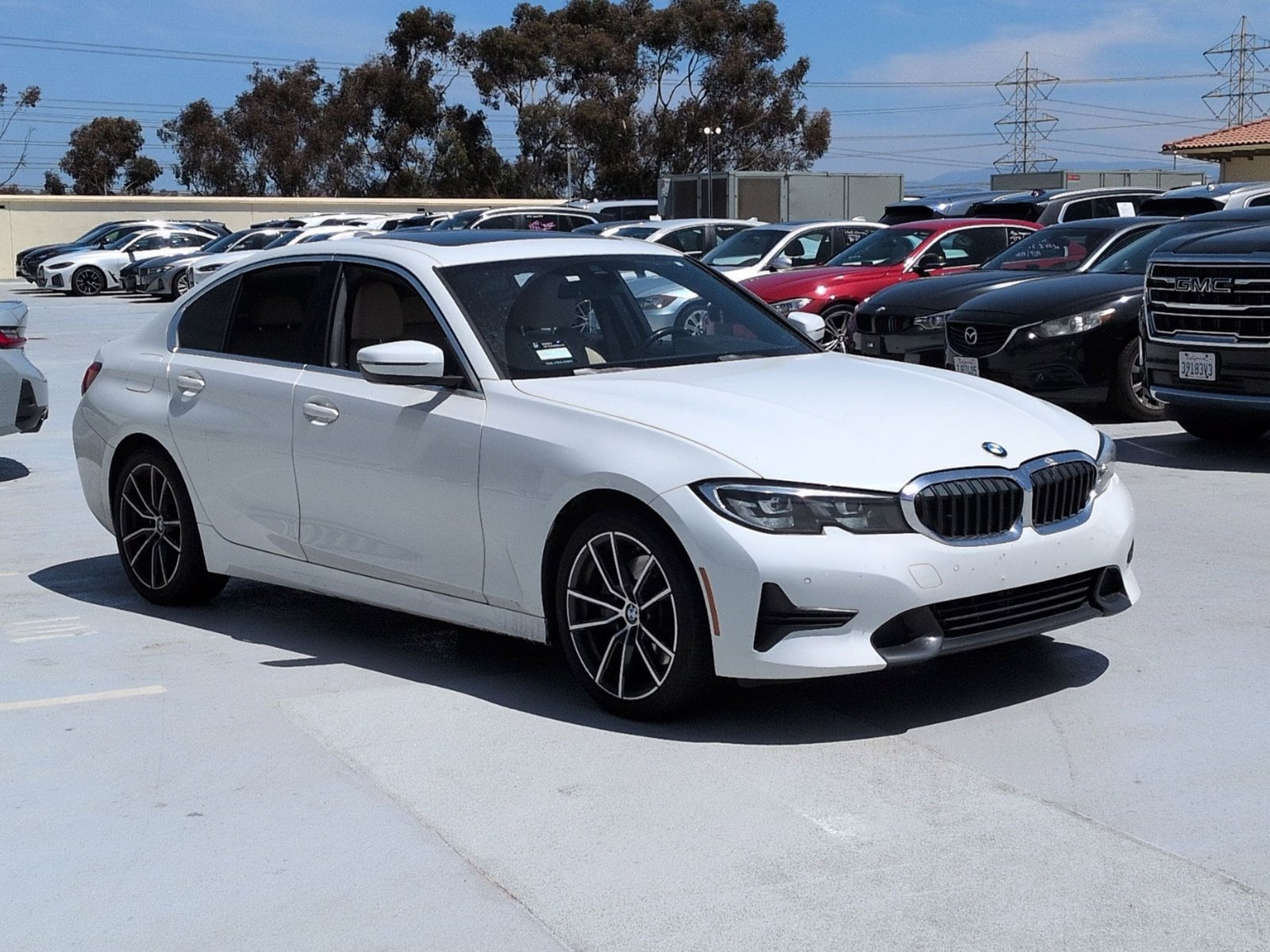 2019 BMW 330i photo 3