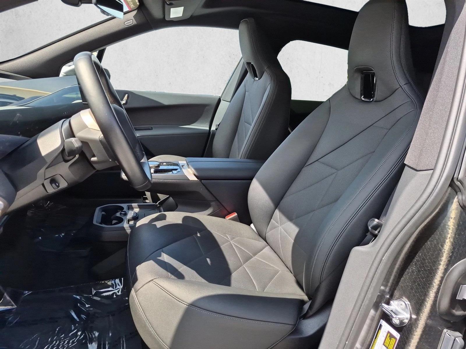 2024 BMW iX Base - Photo 17