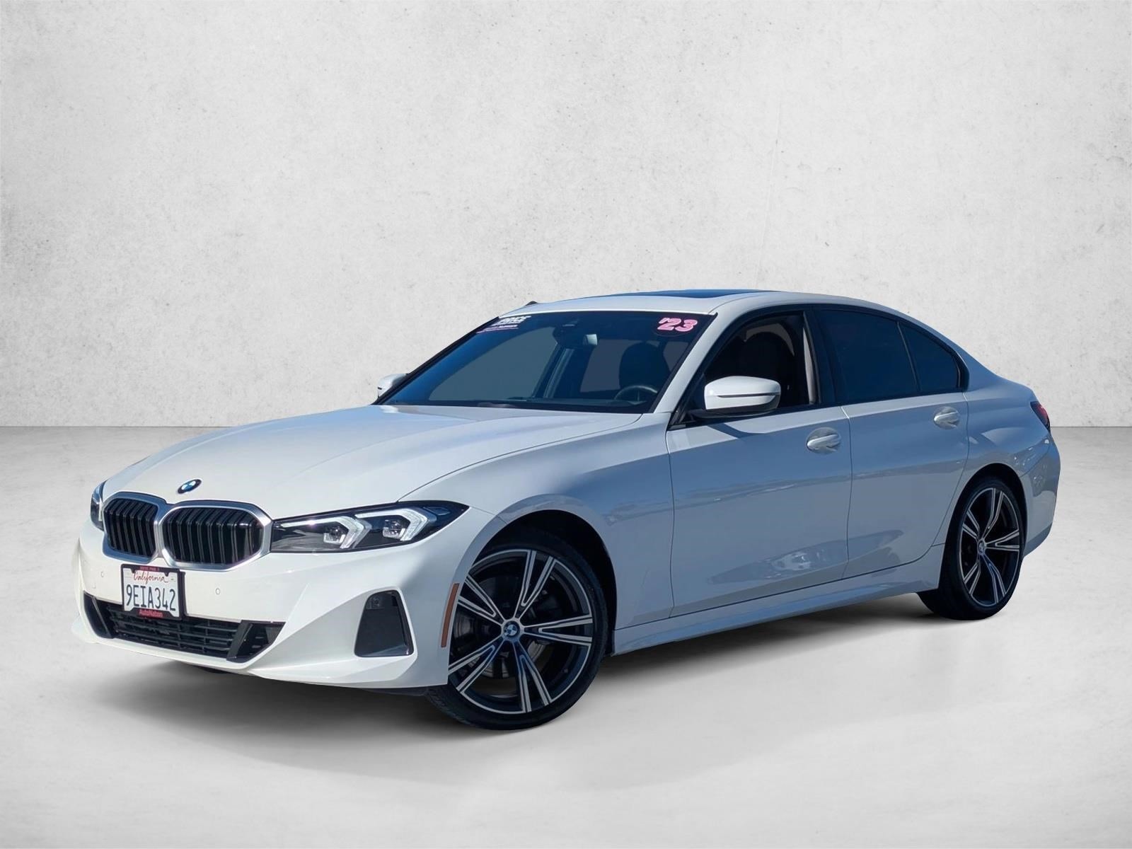 2023 BMW 3 Series 330i's photo