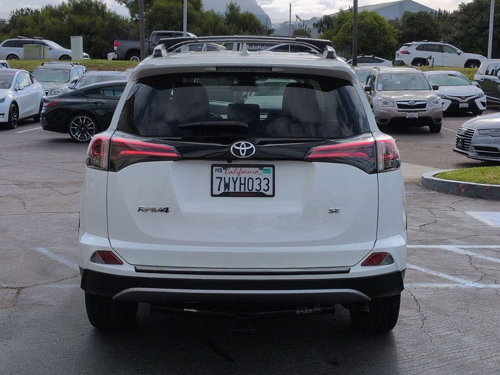 2017 Toyota RAV4 photo 6