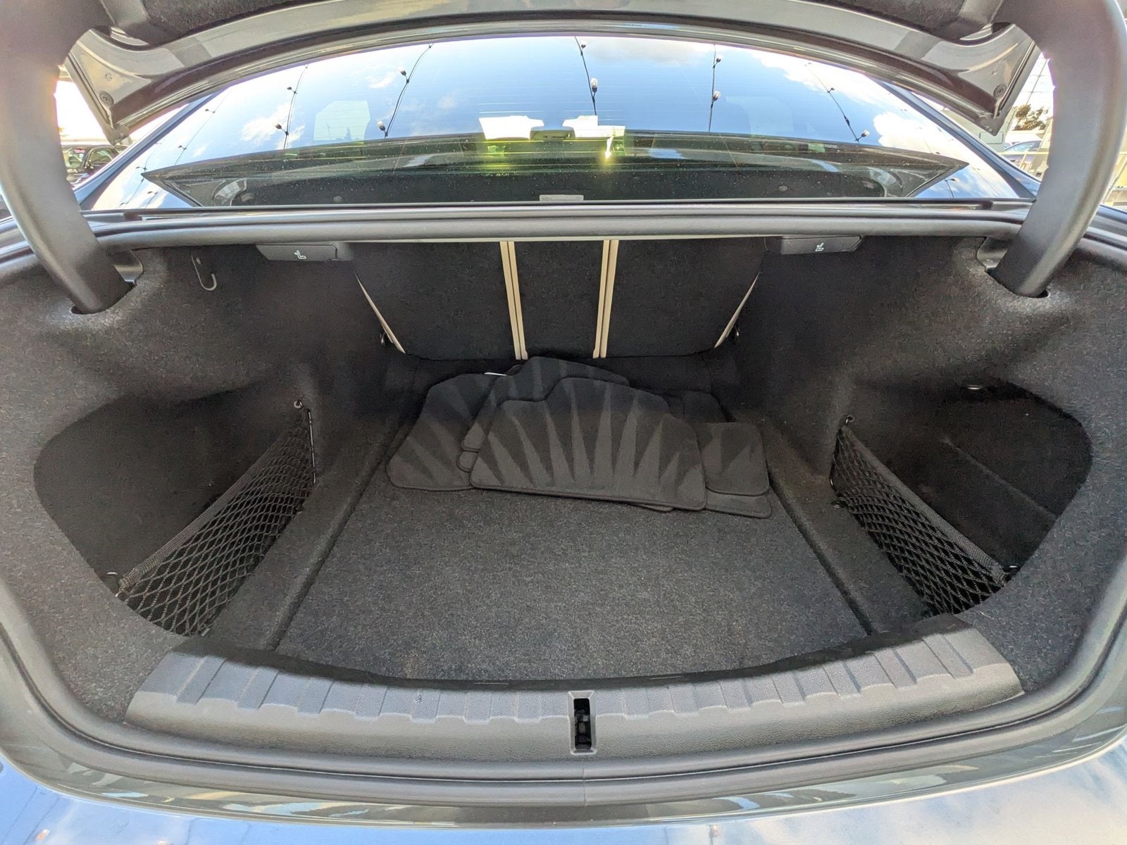 2020 BMW 330i photo 6