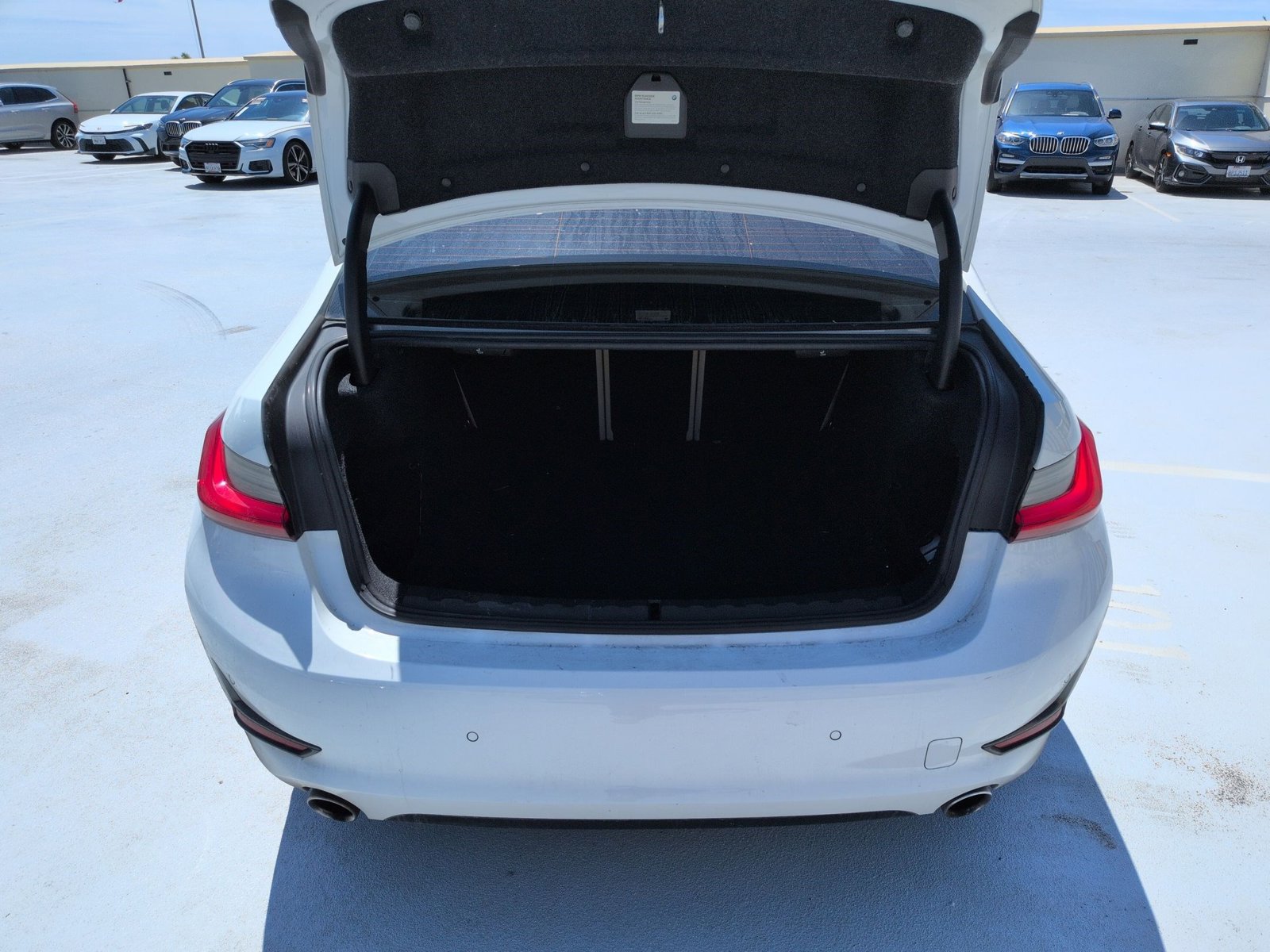 2019 BMW 330i photo 6