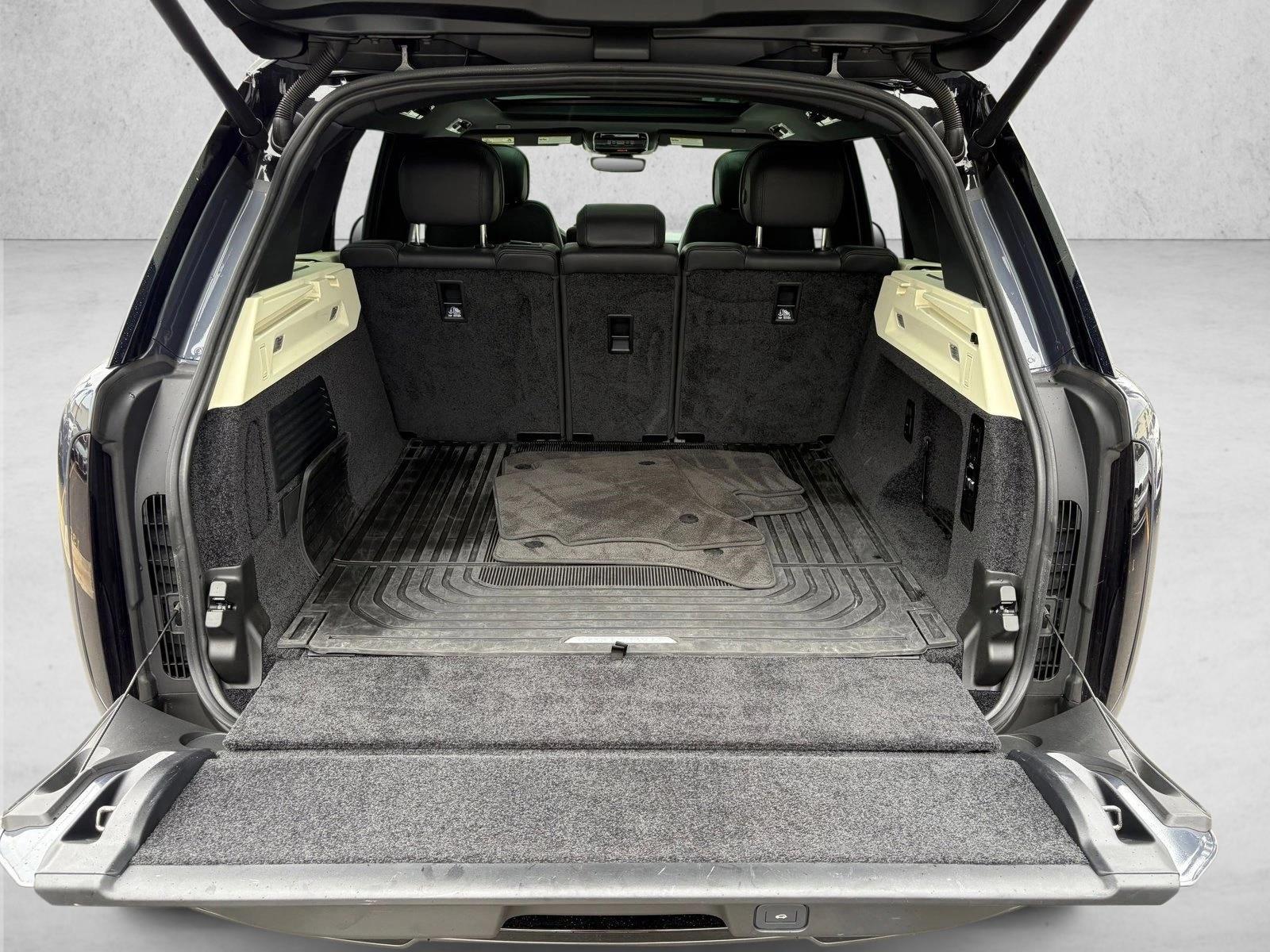 2024 Land Rover Range Rover P530 SE photo 6
