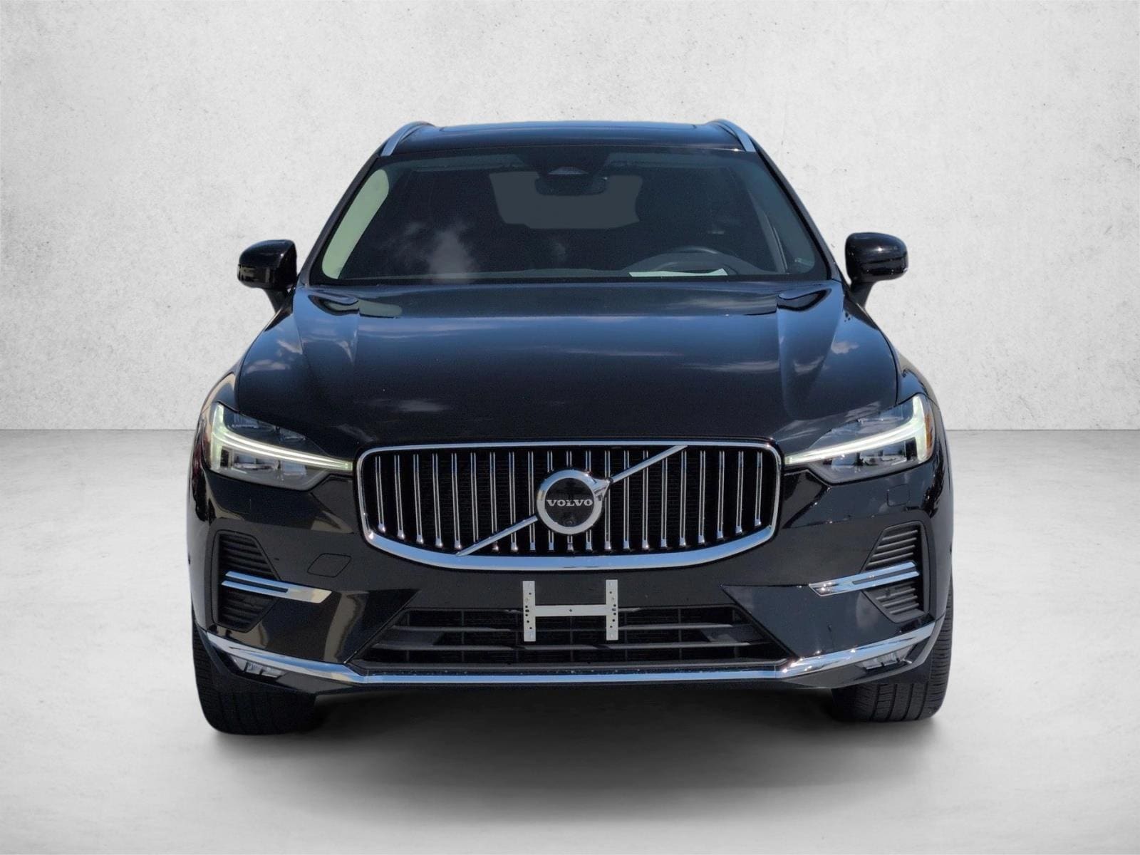 2023 Volvo XC60 B6 AWD Ultimate Bright photo 2