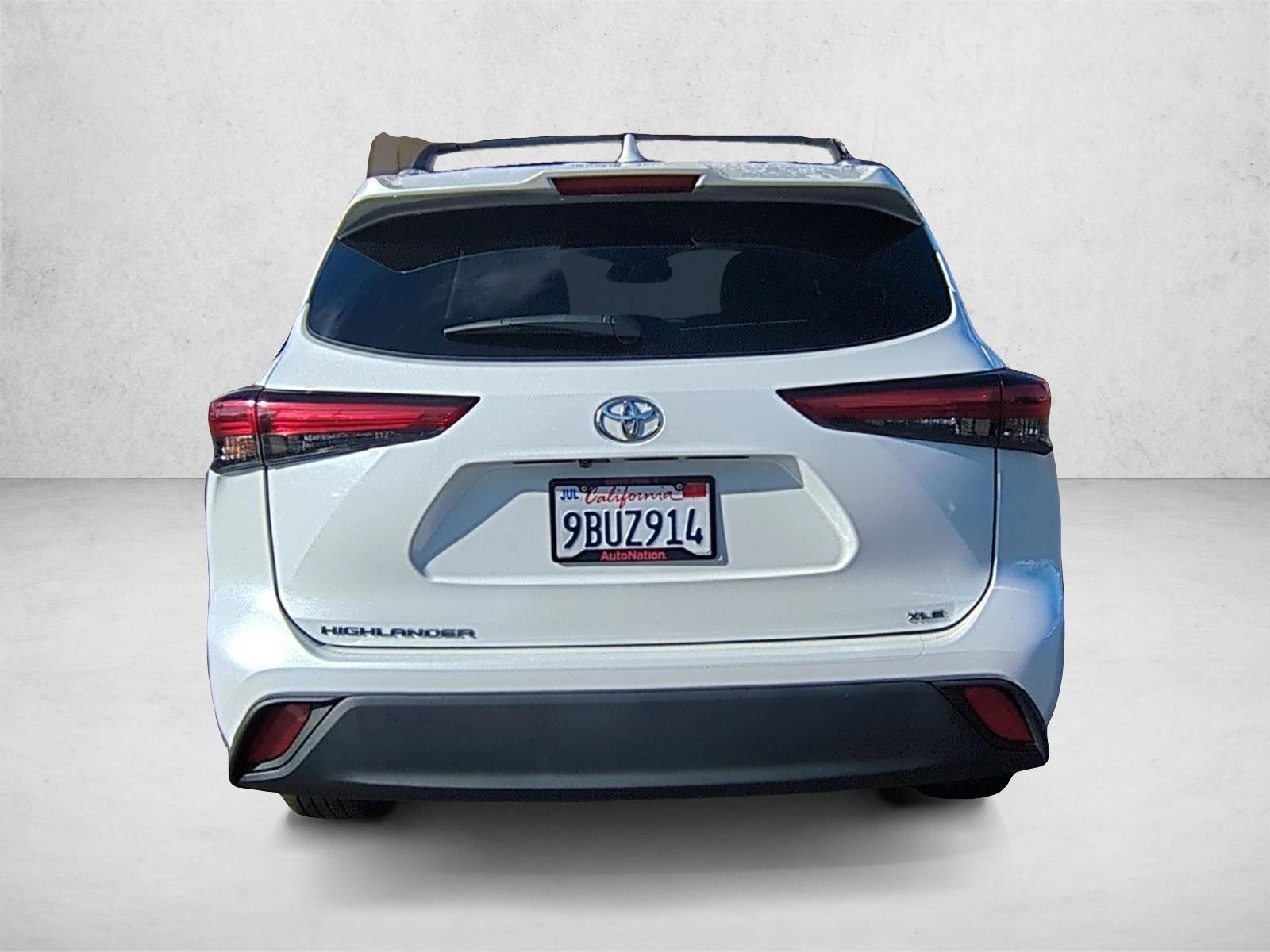2022 Toyota Highlander XLE photo 4
