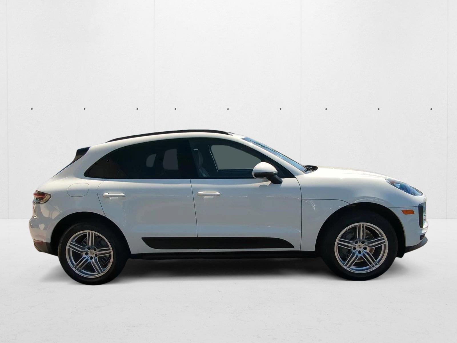 2021 Porsche Macan S photo 2