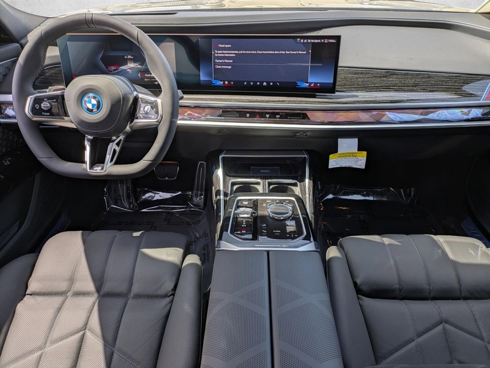 2025 BMW i7 60 - Photo 15