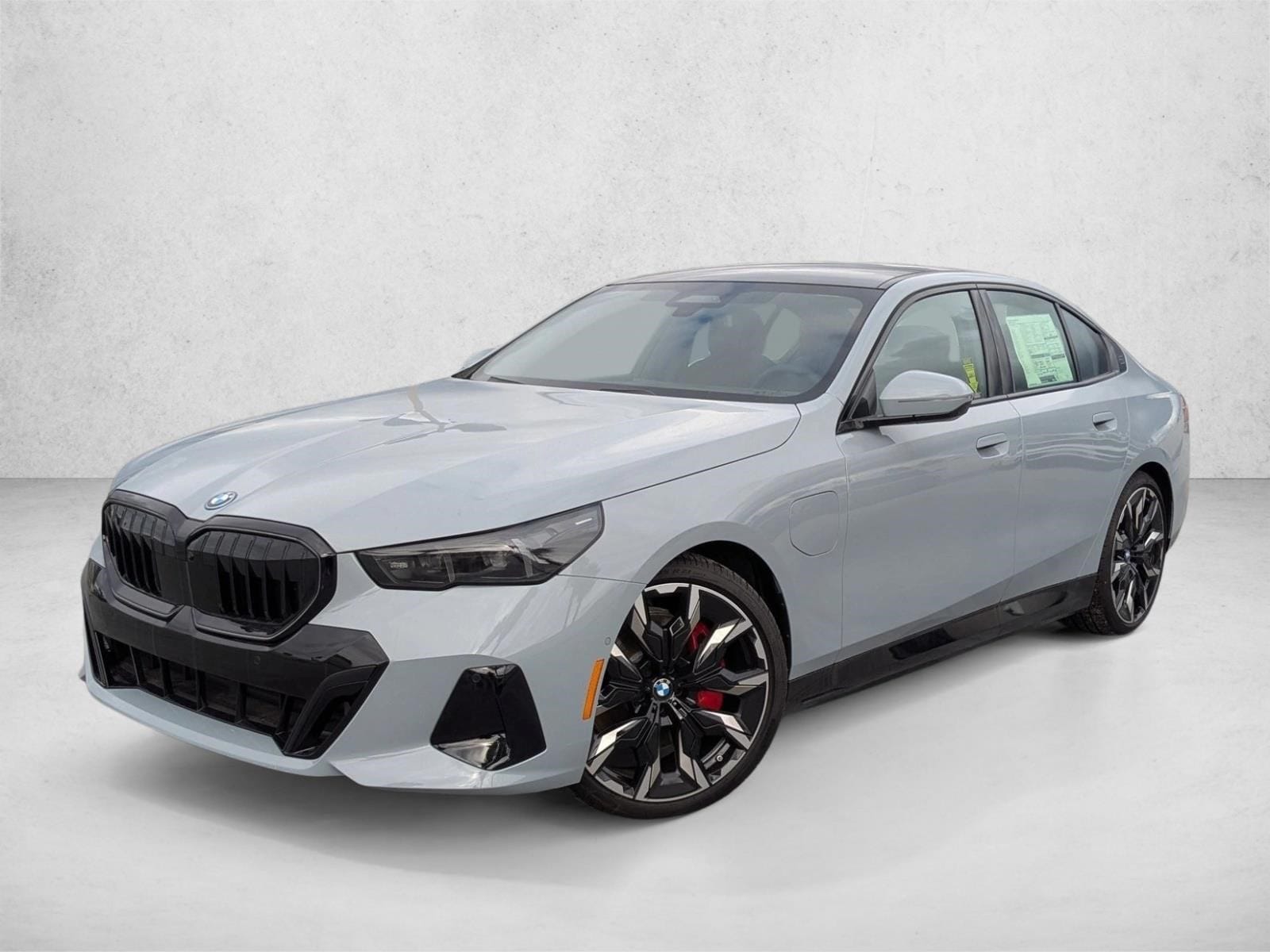 2026 BMW 5 Series 550e's photo