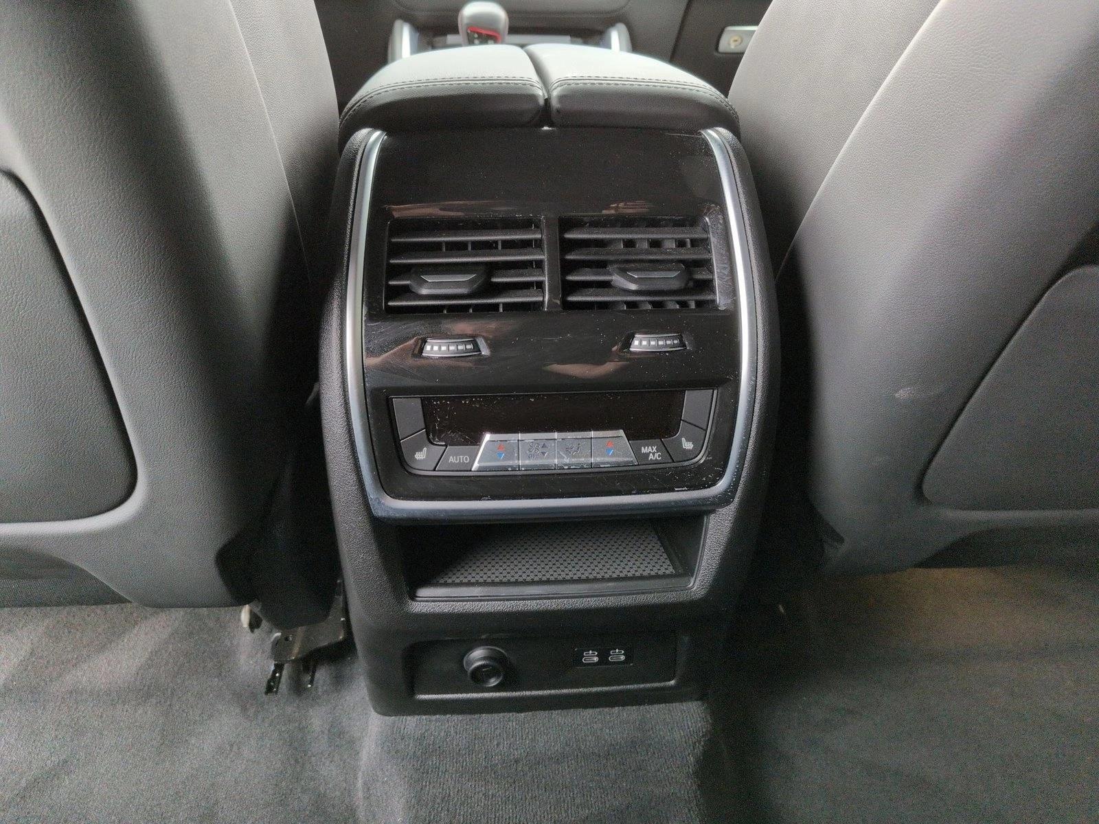 2025 BMW XM Base - Photo 17