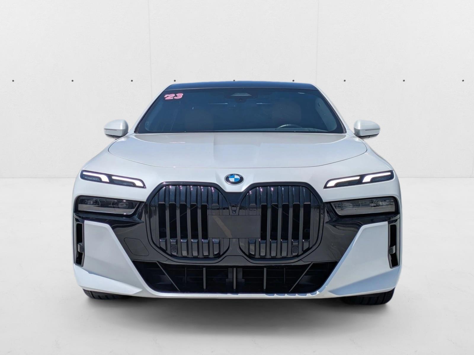 2023 Bmw 740i photo 2