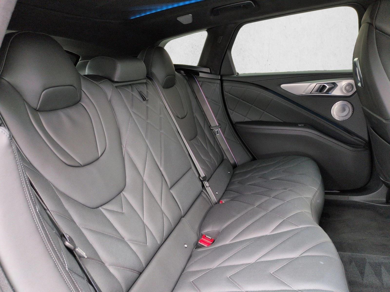 2025 BMW XM Base - Photo 20