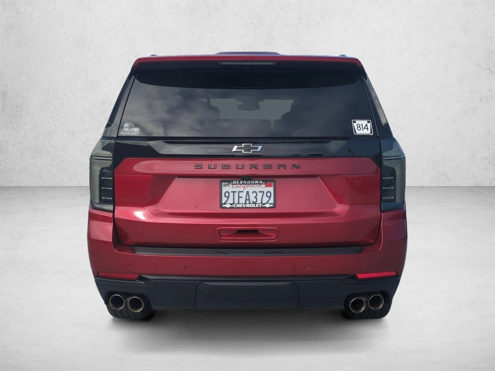2025 Chevrolet Suburban RST photo 4